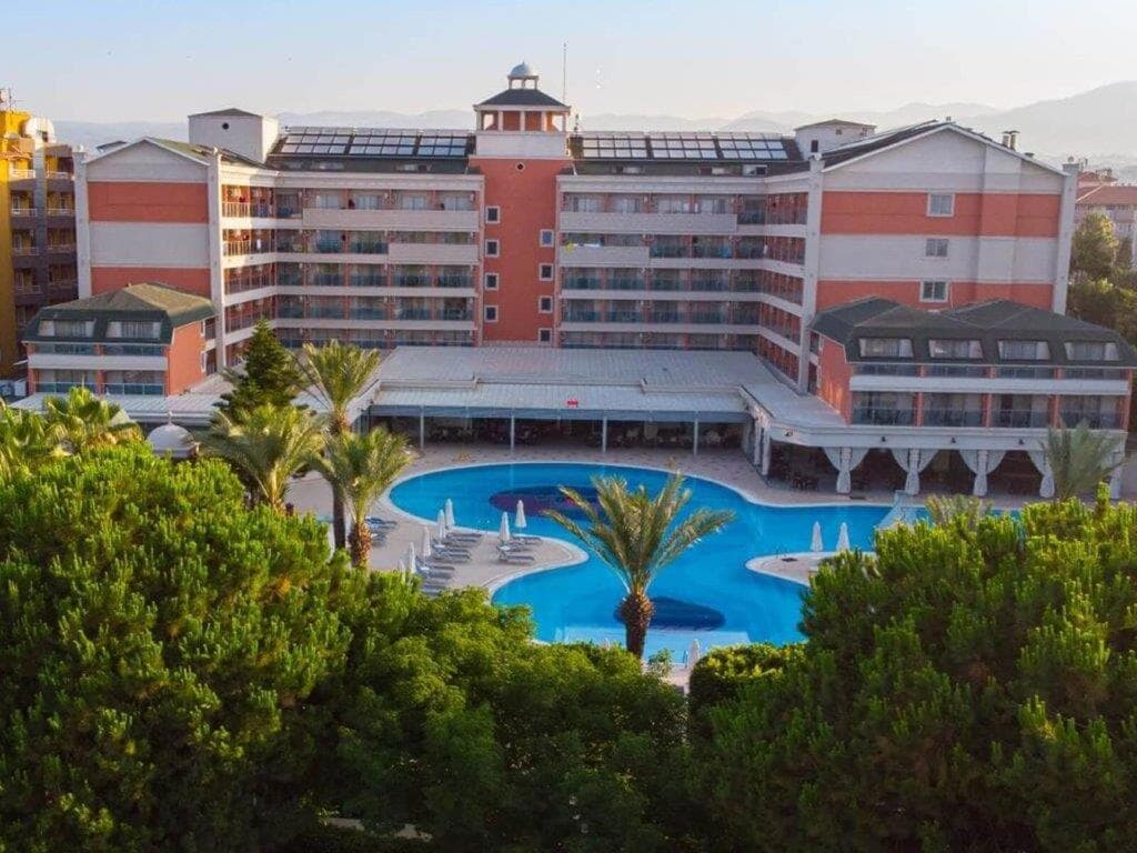 Insula Resort gallery 1